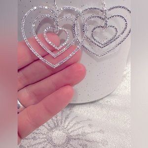 ♥️Heart Rhinestone earrings! New!
